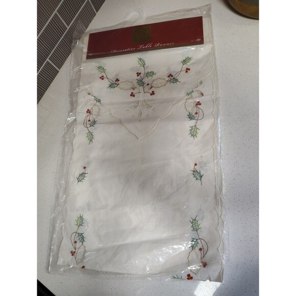 Lenox Christmas Table Runner Battenburg Lace Holly Leaves and Berries 14" X 70" - Picture 1 of 7